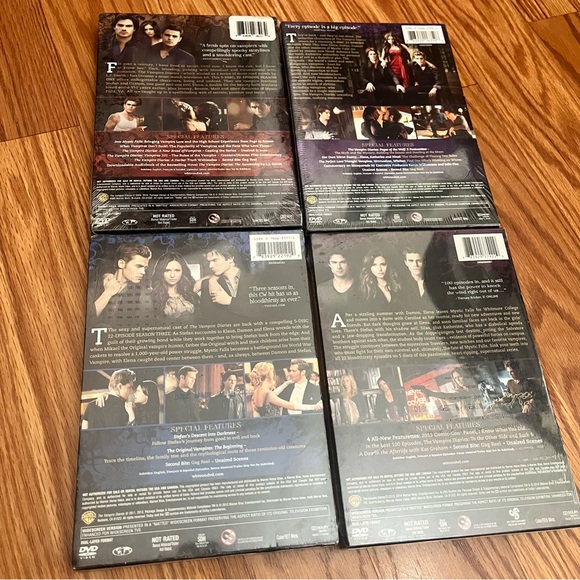 The Vampire Diaries DVD Series - Picture 2 of 3